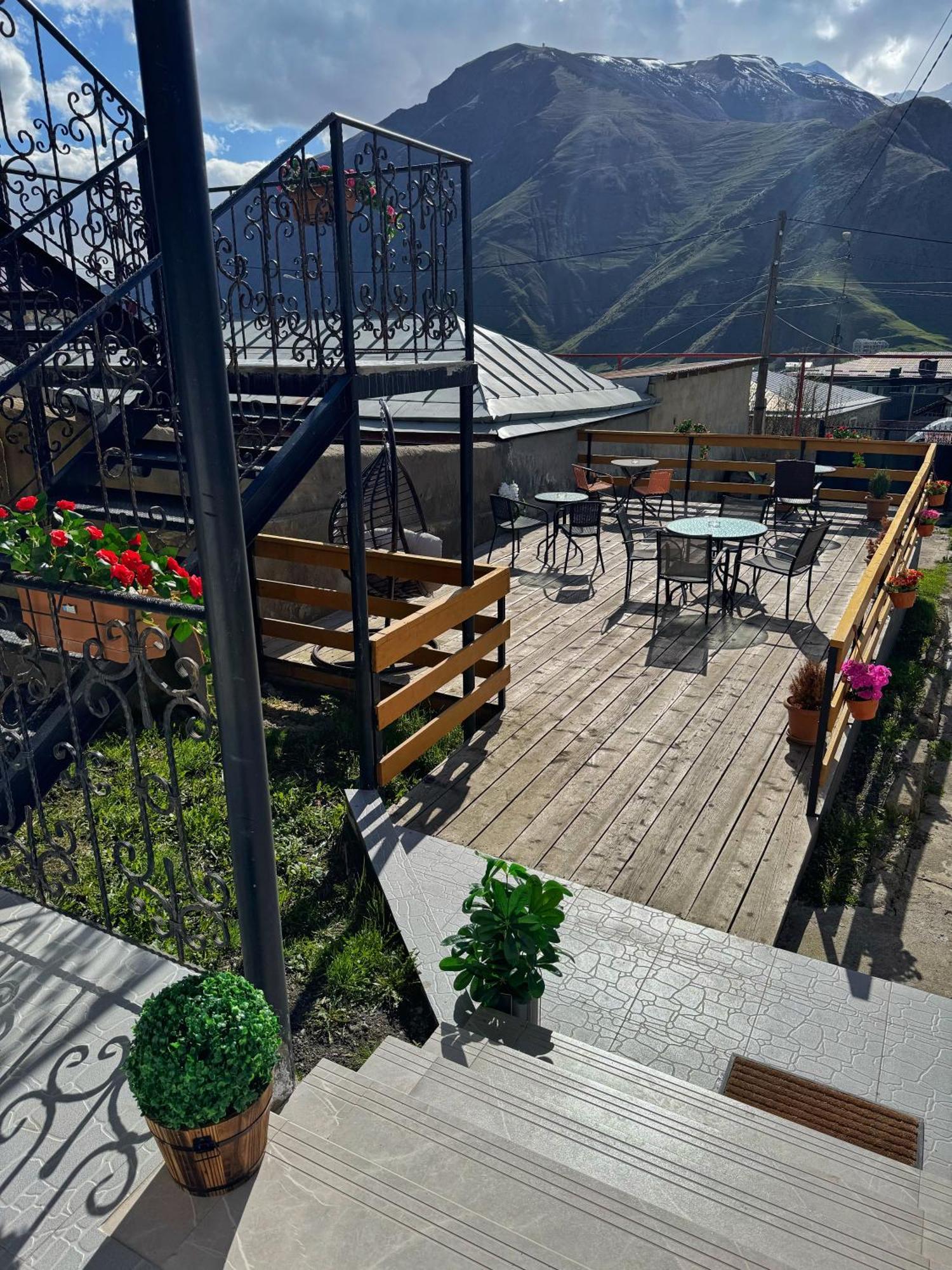 Hotel Elia Kazbegi Bagian luar foto
