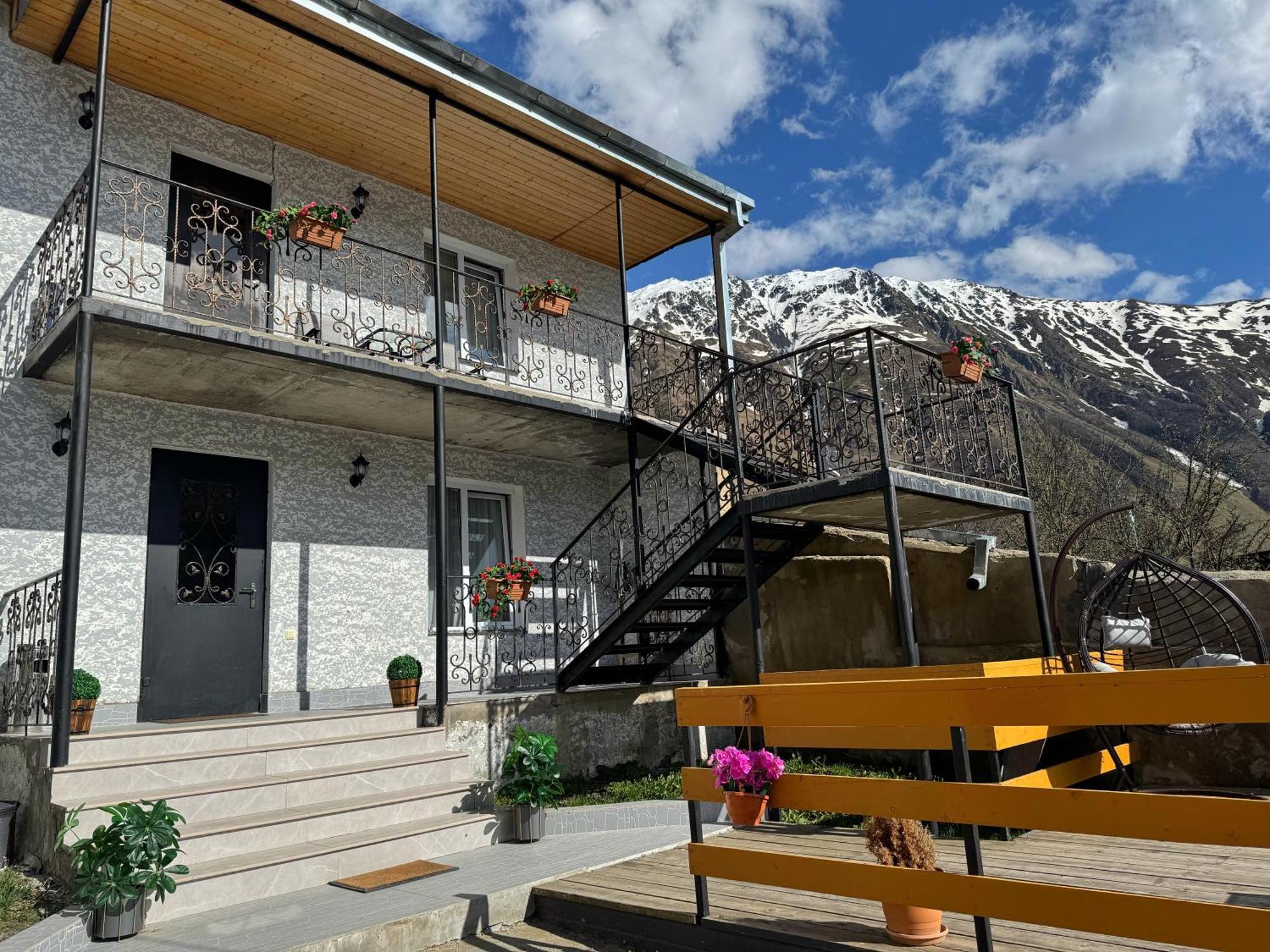 Hotel Elia Kazbegi Bagian luar foto